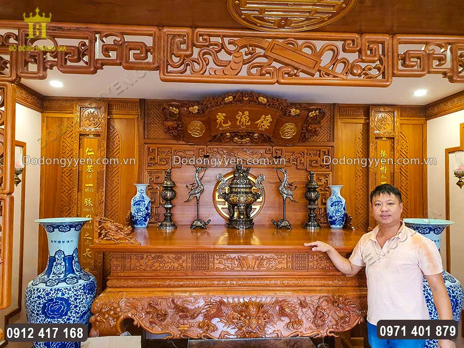 Kh&ocirc;ng gian thờ tự v&ocirc; c&ugrave;ng sang trọng nh&agrave; gia chủ
